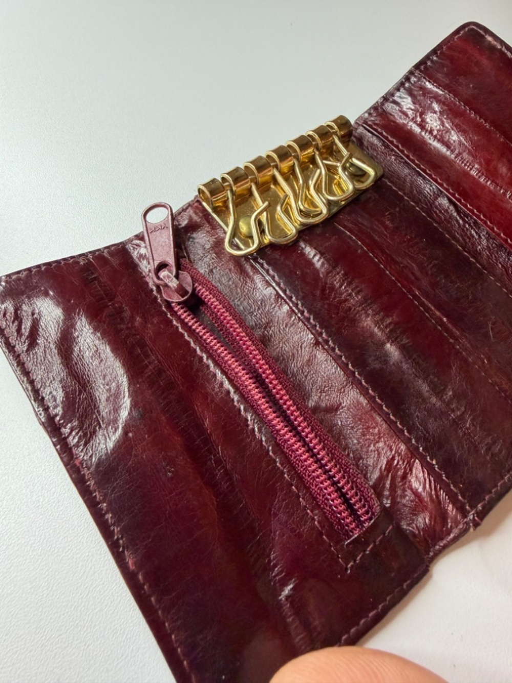 Vintage Burgundy Red Genuine Eel Skin Leather Key Wallet w/ Zip Pouch - Picture 6 of 14